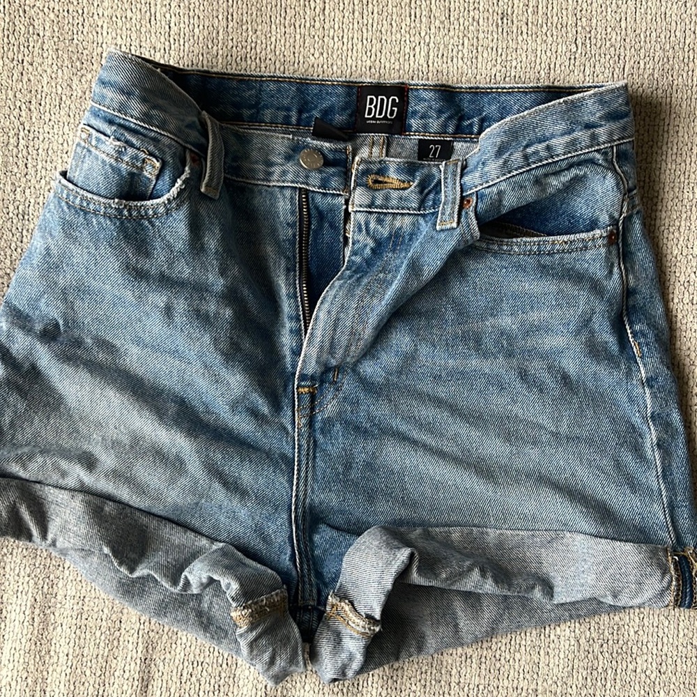BDG Mom high rise shorts